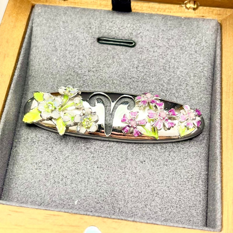 オーダーメイドバレッタ:愛と優しさが満ち溢れる特別な贈り物