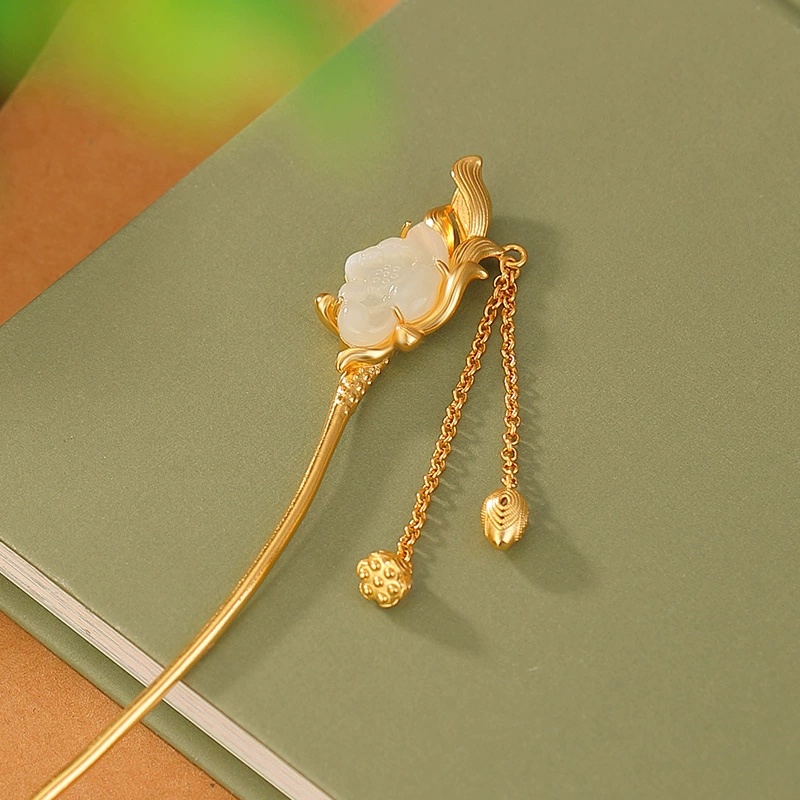 蓮の花のかんざし - 特別な日の装いに華やかさを添える K194