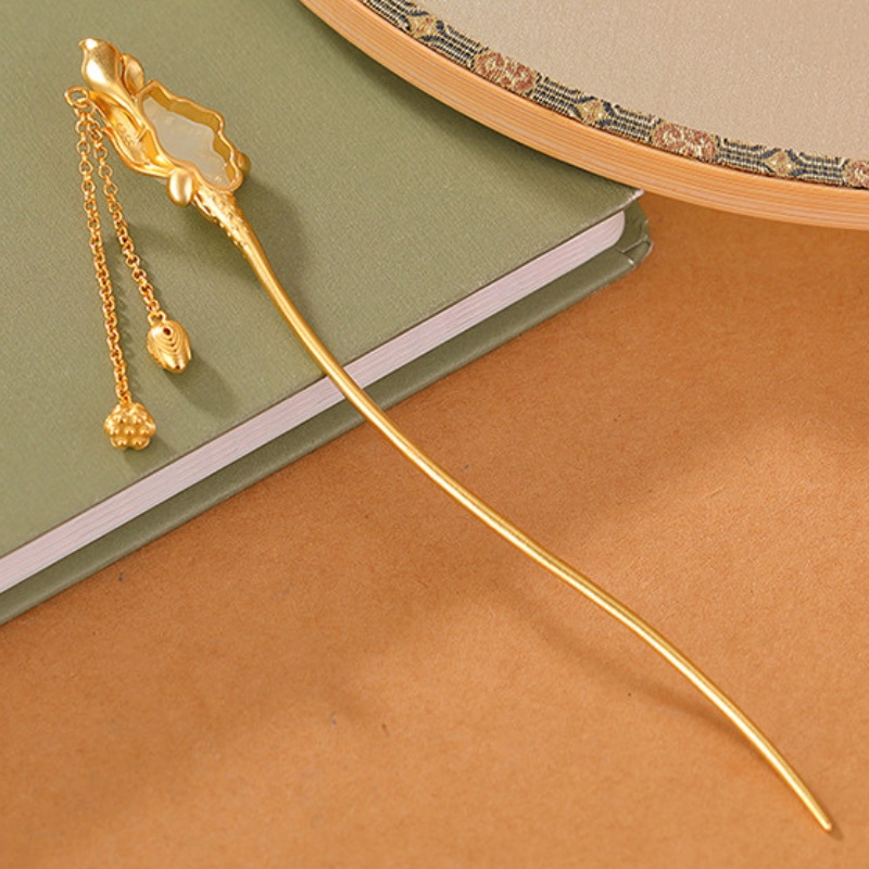 蓮の花のかんざし - 特別な日の装いに華やかさを添える K194