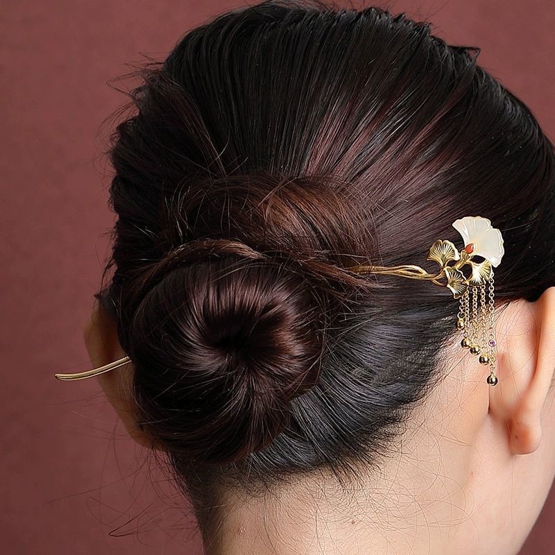 イチョウの葉のかんざし - 秋の風情を感じさせるデザイン K196