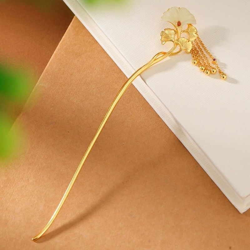 イチョウの葉のかんざし - 秋の風情を感じさせるデザイン K196