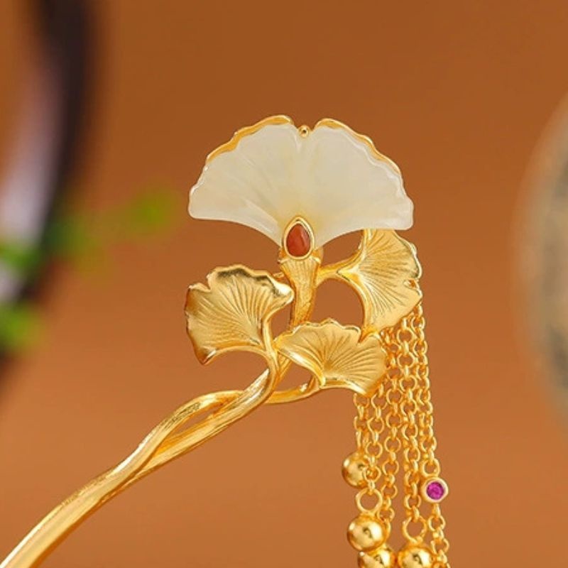 イチョウの葉のかんざし - 秋の風情を感じさせるデザイン K196