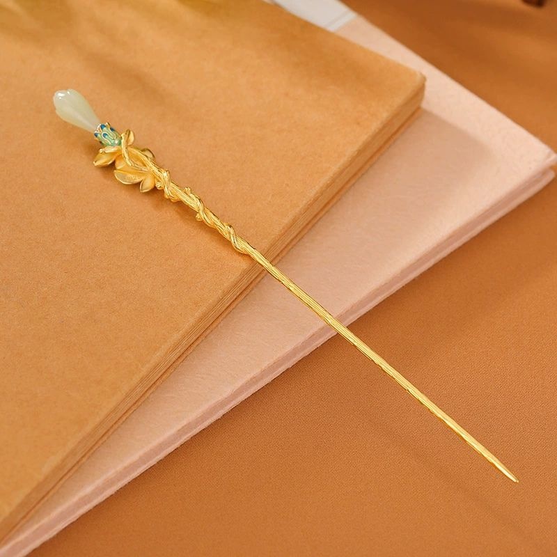 ハクモクレンのかんざし - 伝統を大切にしつつ、現代的な感性を取り入れた K199