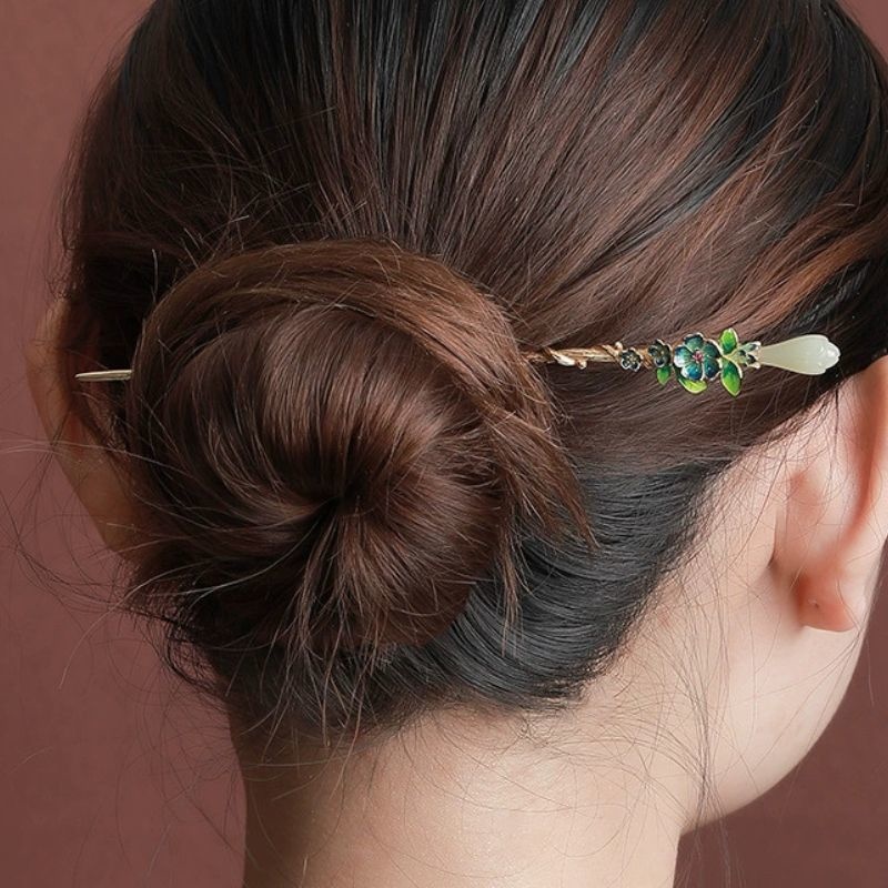 ハクモクレンのかんざし - 伝統を大切にしつつ、現代的な感性を取り入れた K199