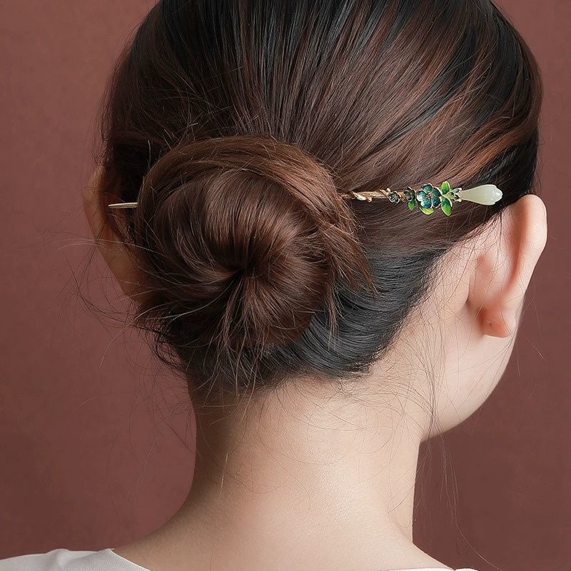 ハクモクレンのかんざし - 伝統を大切にしつつ、現代的な感性を取り入れた K199