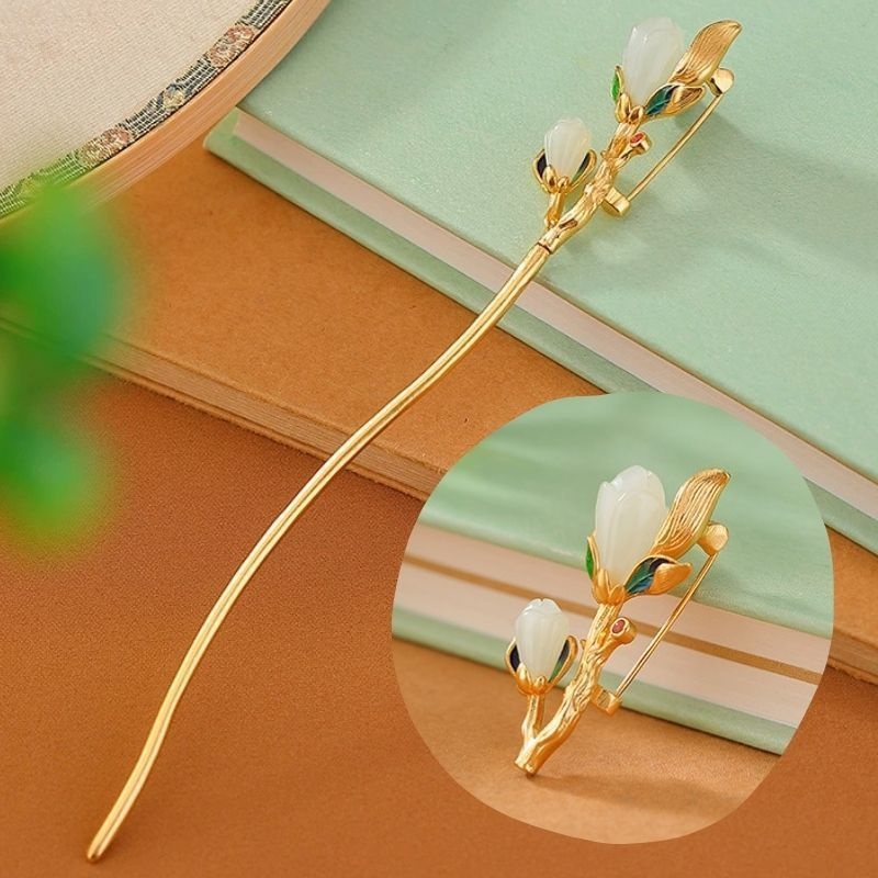 木蓮の花のかんざし＆ブローチ - ネフライトが高級感を引き立る　K200