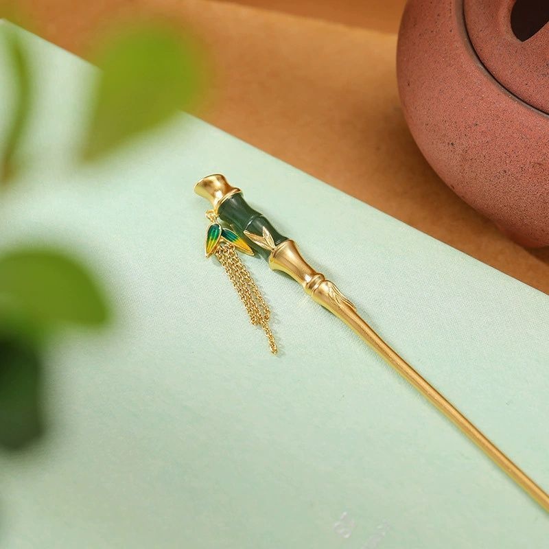 竹のかんざし - 自然の美しさを感じさせるヒスイを使用 K203