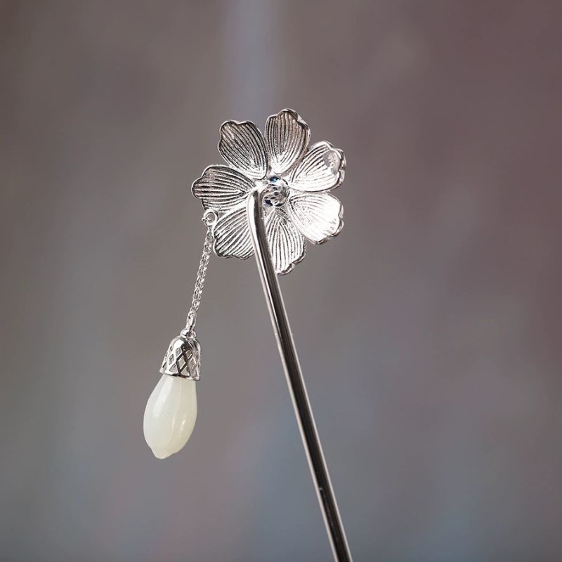 コスモスのかんざし - 古典的な美しさと現代的なエレガンスが見事に融合 K205