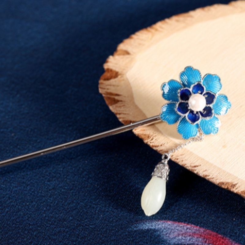 コスモスのかんざし - 古典的な美しさと現代的なエレガンスが見事に融合 K205