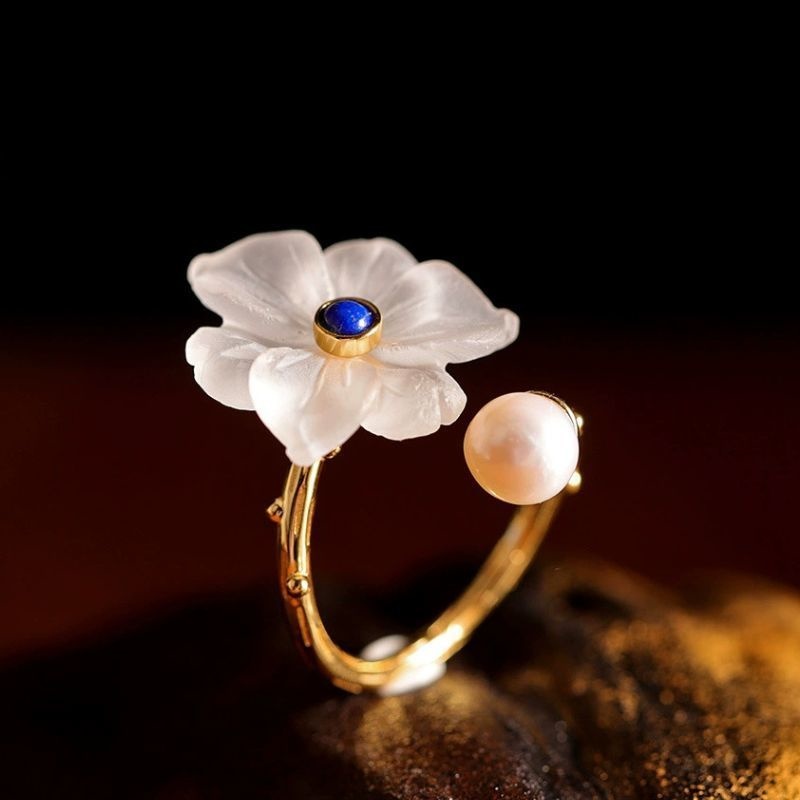 百合の花のリング - 特別な日の贈り物や自身へのご褒美としても最適 R442