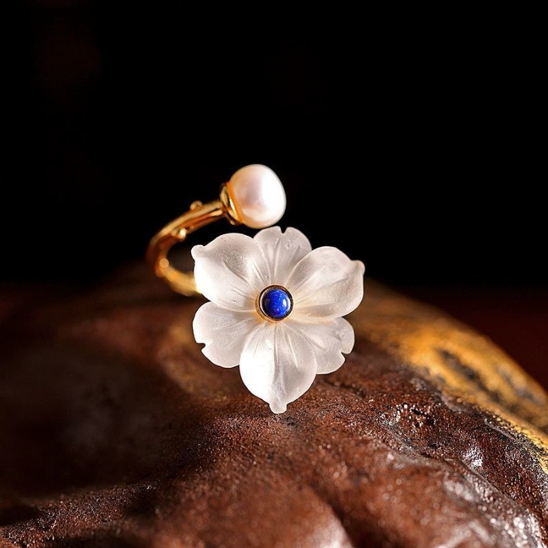 百合の花のリング - 特別な日の贈り物や自身へのご褒美としても最適 R442