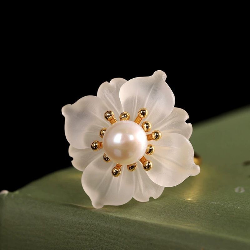 風車の花のリング - 特別な日の装いを華やかに演出してくれる R443