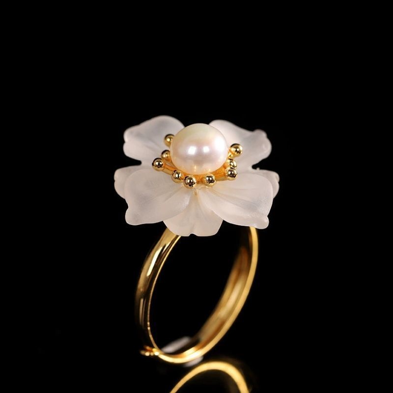 風車の花のリング - 特別な日の装いを華やかに演出してくれる R443