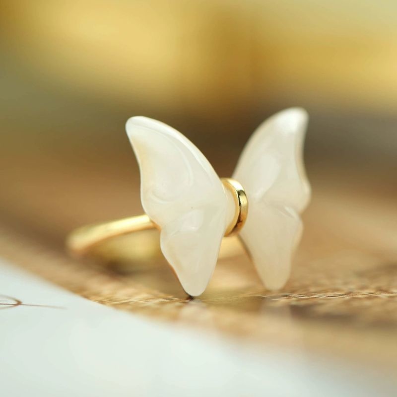 蝶々のリング - 日常のどんなシーンにも調和 R444