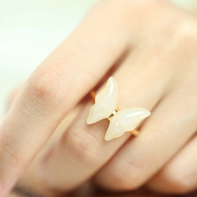 蝶々のリング - 日常のどんなシーンにも調和 R444