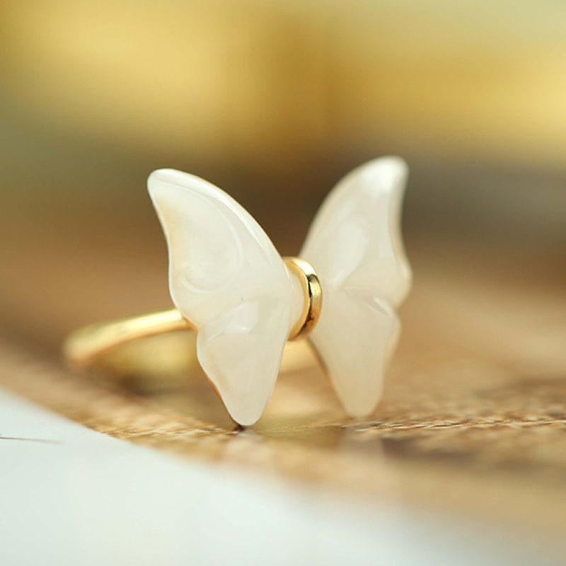 蝶々のリング - 日常のどんなシーンにも調和 R444