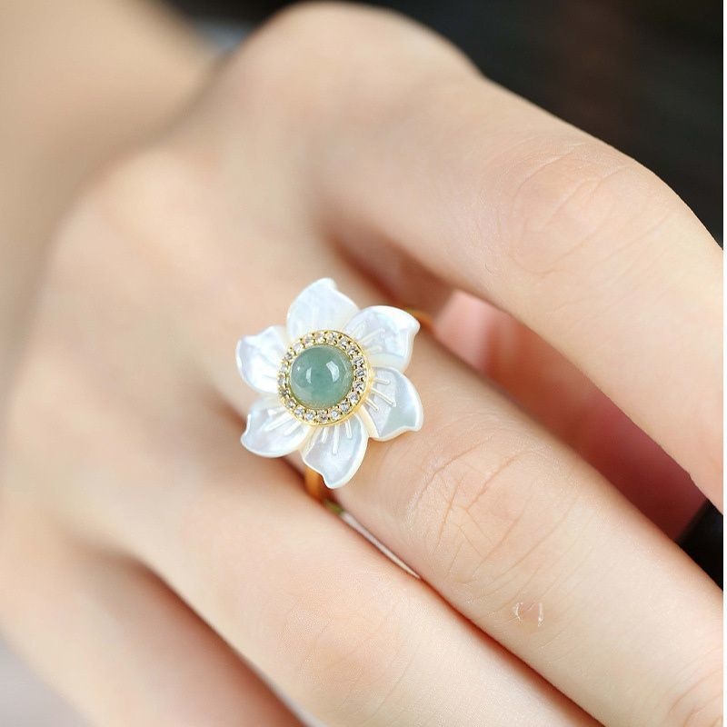 水仙の花のリング - 自然の美しさをそのまま指先に R445