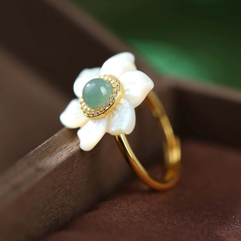 水仙の花のリング - 自然の美しさをそのまま指先に R445