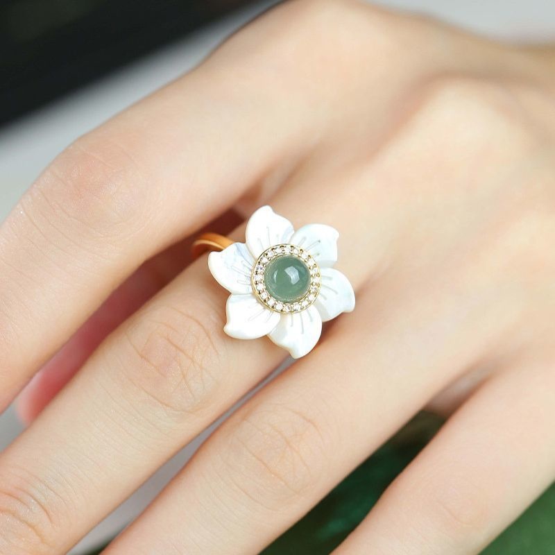 水仙の花のリング - 自然の美しさをそのまま指先に R445