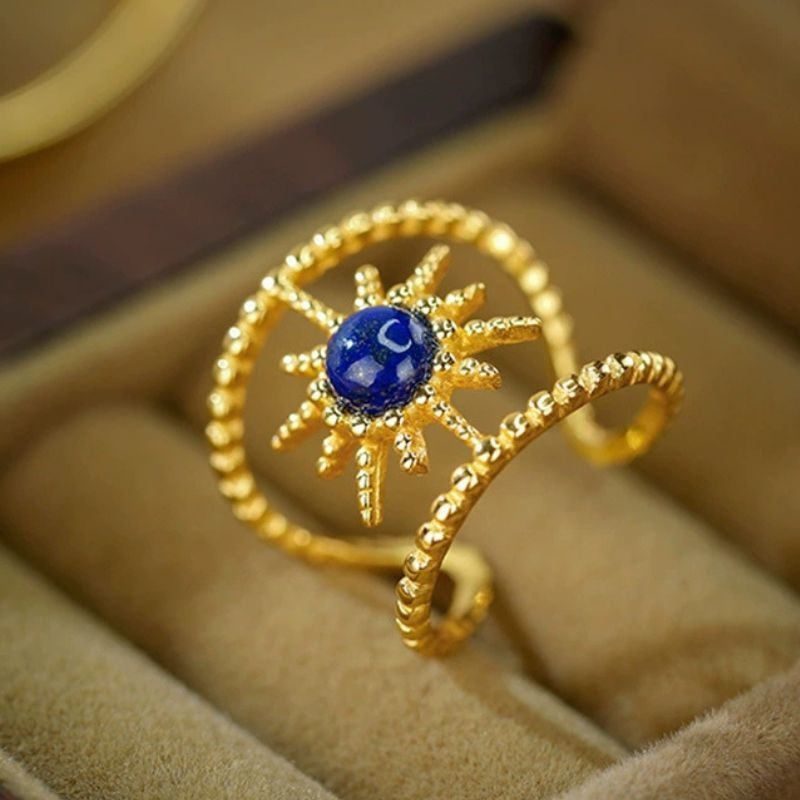 太陽モチーフのリング - ラピスラズリは、無限の宇宙を思わせる R446