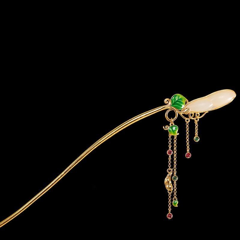 豆のかんざし - 葉っぱは七宝焼で鮮やかな緑に仕上げる K206