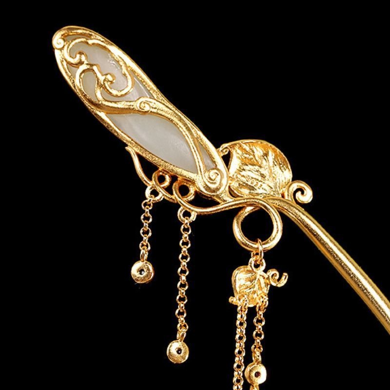 豆のかんざし - 葉っぱは七宝焼で鮮やかな緑に仕上げる K206