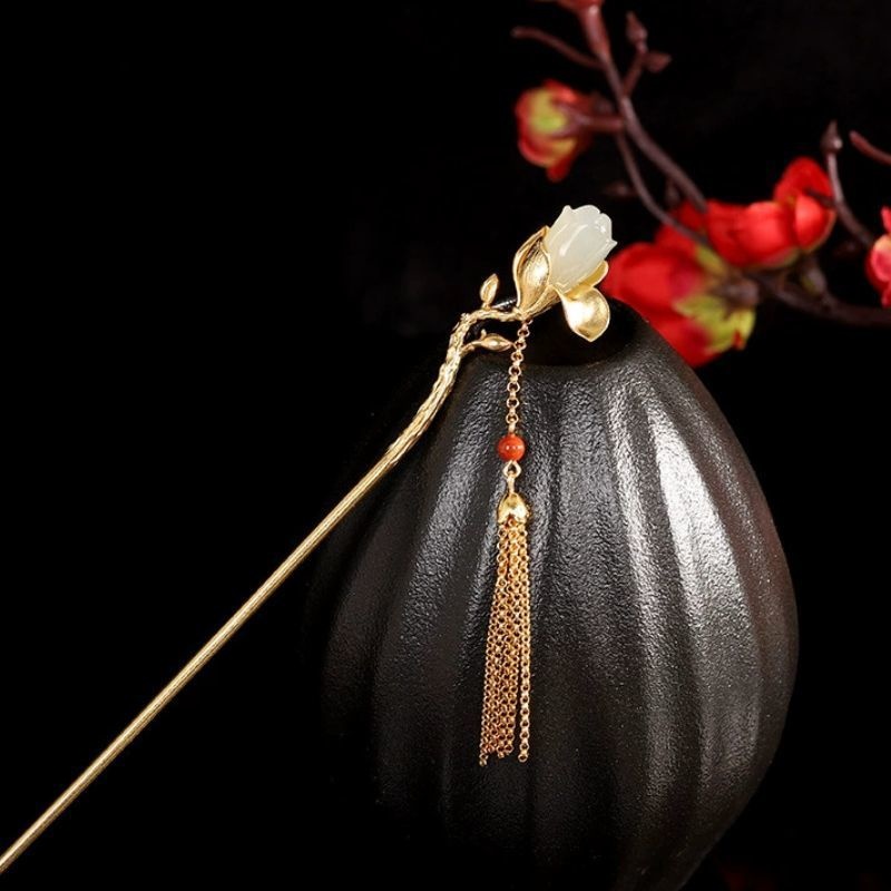 木蓮の花のかんざし - 伝統とモダンが融合した独特のスタイル K208