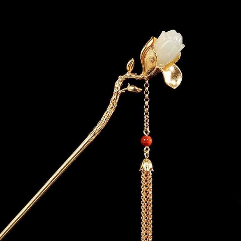 木蓮の花のかんざし - 伝統とモダンが融合した独特のスタイル K208