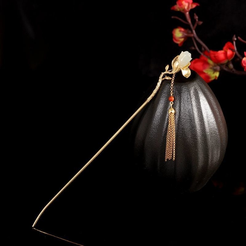 木蓮の花のかんざし - 伝統とモダンが融合した独特のスタイル K208