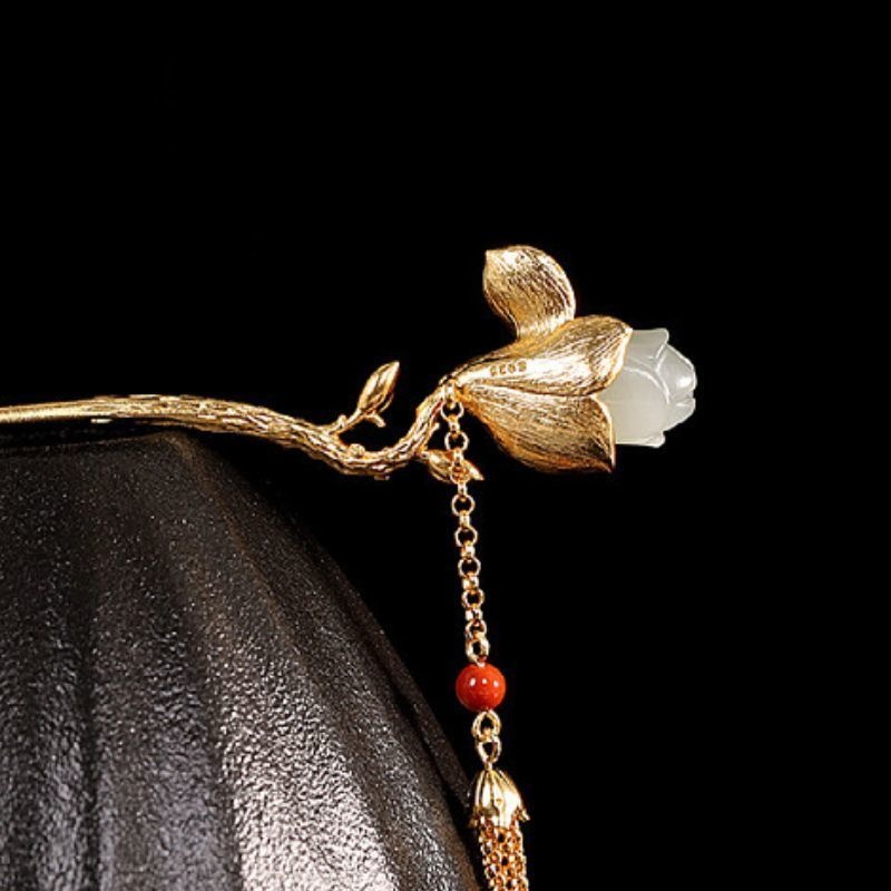 木蓮の花のかんざし - 伝統とモダンが融合した独特のスタイル K208