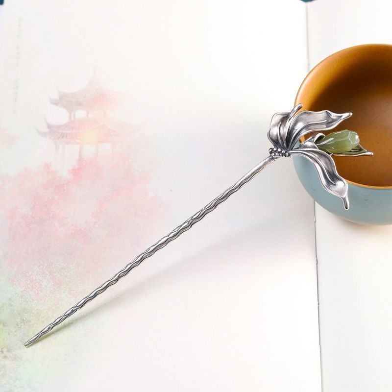 木蓮の花のかんざし - 春の風が優しく吹き抜けるような感覚 K209