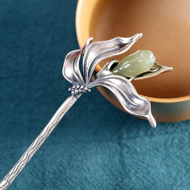 木蓮の花のかんざし - 春の風が優しく吹き抜けるような感覚 K209