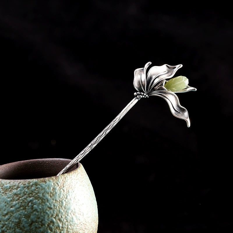 木蓮の花のかんざし - 春の風が優しく吹き抜けるような感覚 K209