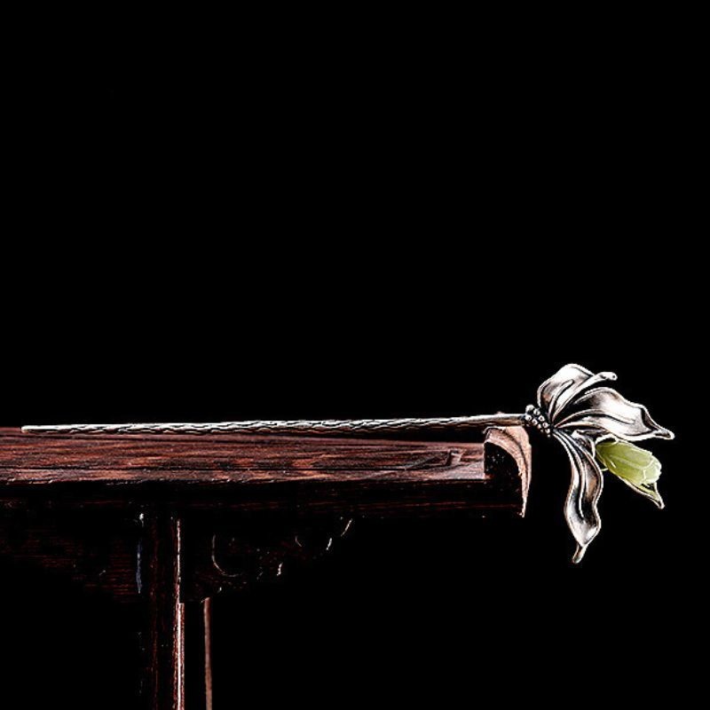 木蓮の花のかんざし - 春の風が優しく吹き抜けるような感覚 K209