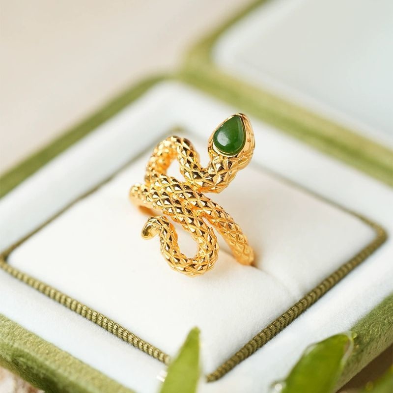 蛇のリング - 持ち主の個性とスタイルを引き立てる R447