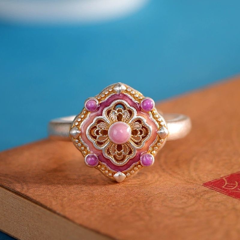 透かしリング - 時代を超えた美しさを感じさせる R450