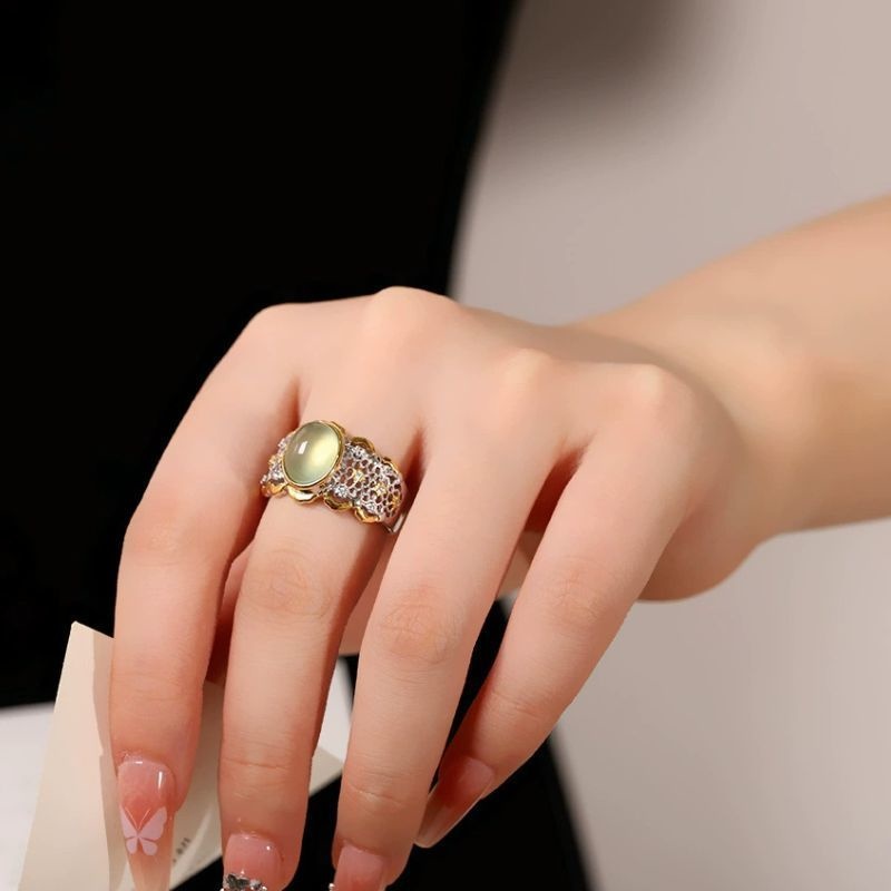 レースリング - マスカットのような爽やかで淡い緑色が特徴のプレナイト R454