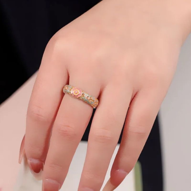 花のリング - 七宝焼が施されて自然の美しさを指先で感じる R457