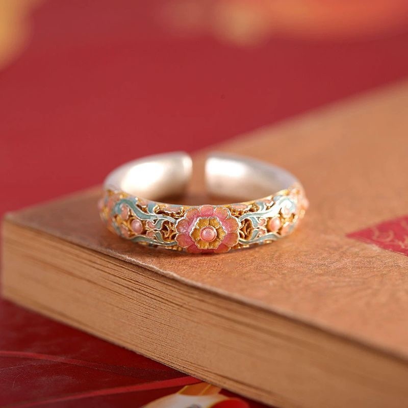 花のリング - 七宝焼が施されて自然の美しさを指先で感じる R457