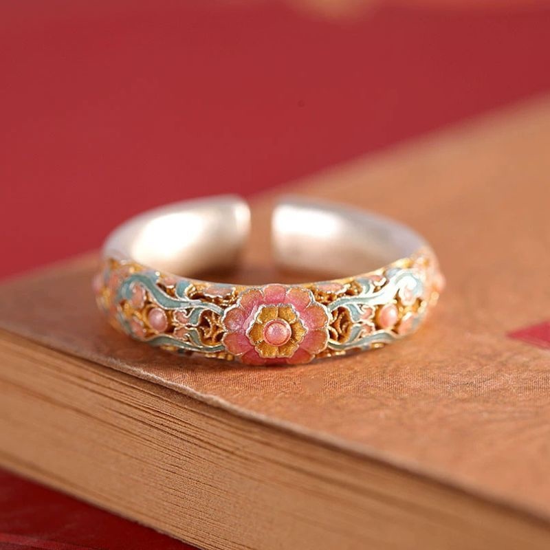 花のリング - 七宝焼が施されて自然の美しさを指先で感じる R457