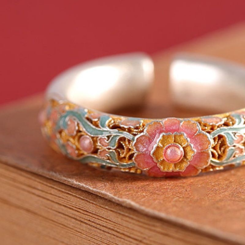 花のリング - 七宝焼が施されて自然の美しさを指先で感じる R457