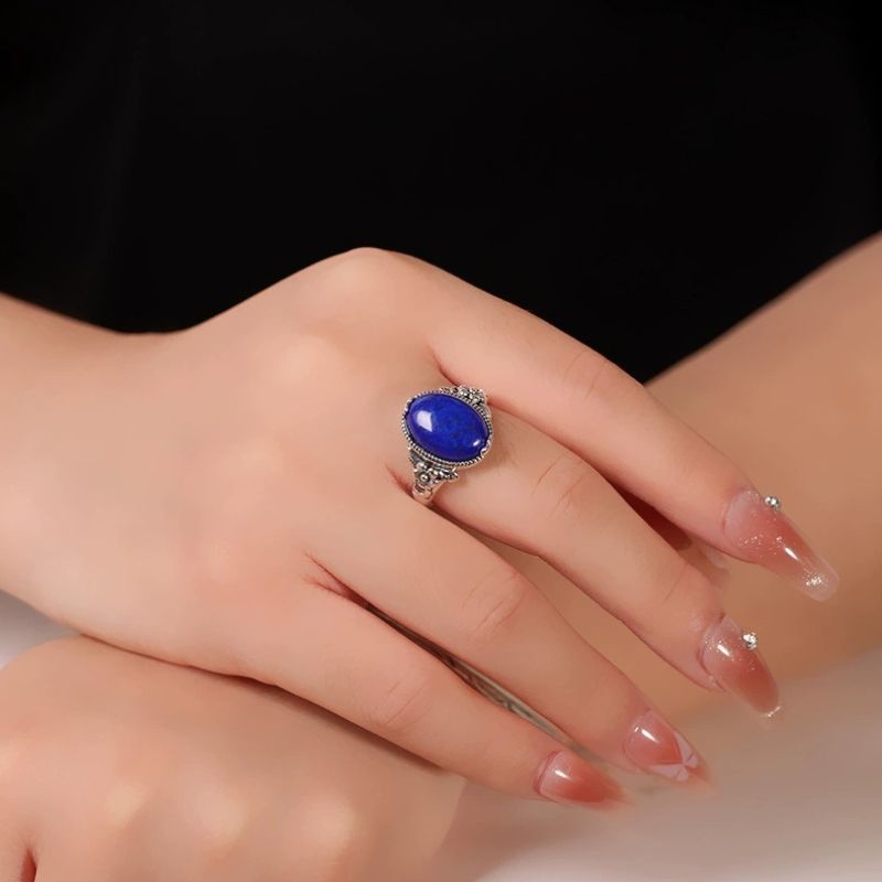 ラピスラズリのリング - あなたの手元を華やかに彩る R458