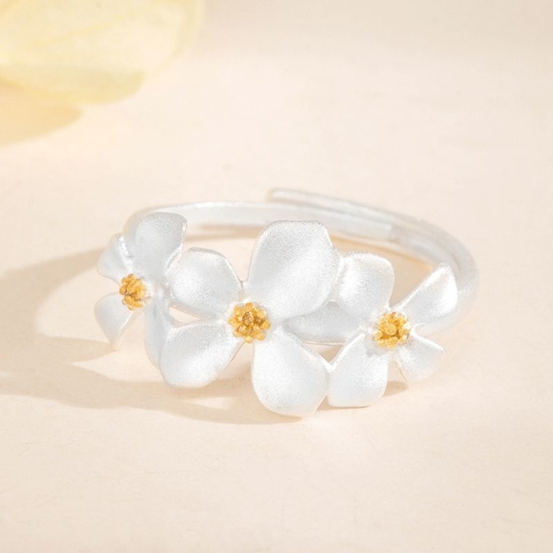 バイカウツギのリング - 自然そのものを指に纏うかのような優雅さを醸し出す R466