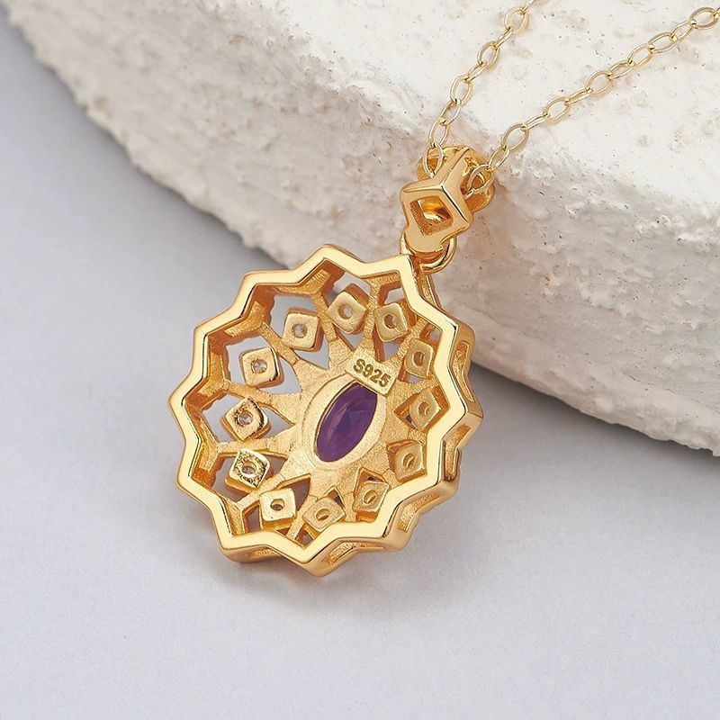 アメジストのペンダント- 神秘的で魅力的な雰囲気を醸し出す N153