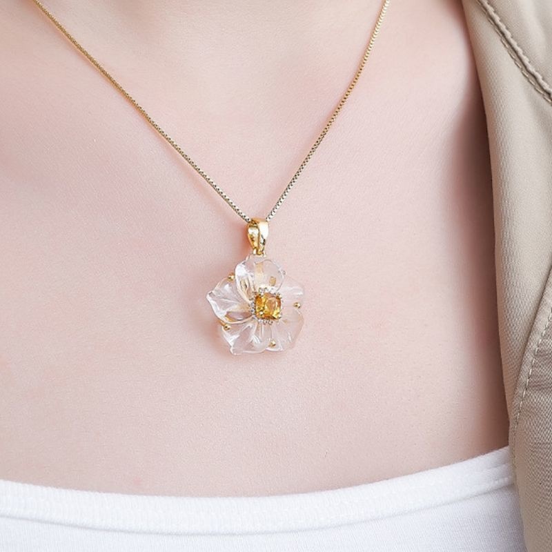 バイカイチゲのペンダント - まるで春の訪れを首元に纏う N155