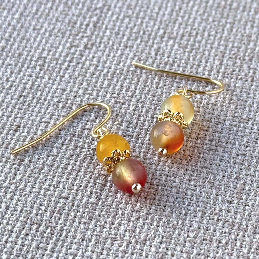 No.169 天然石 アシンメトリで小ぶりなピアス ウォームカラー
