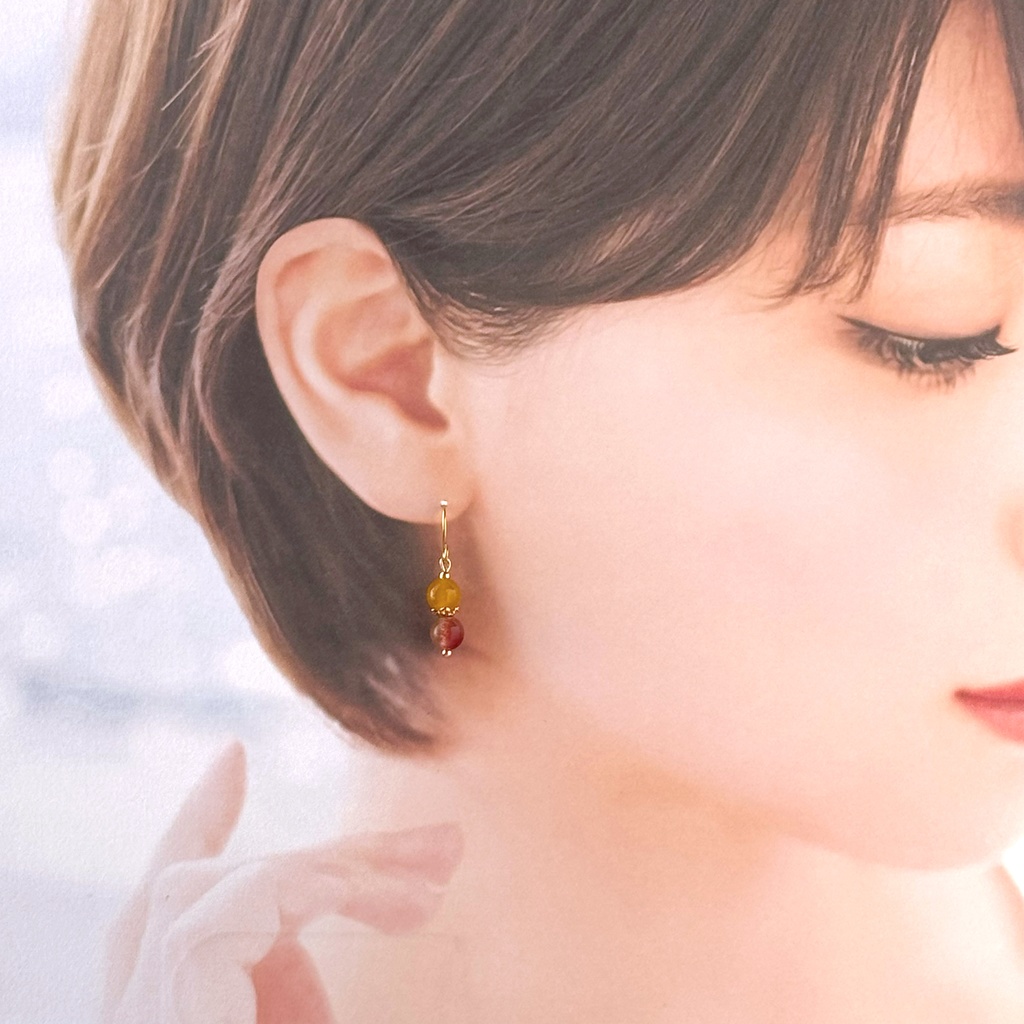 No.169 天然石 アシンメトリで小ぶりなピアス ウォームカラー