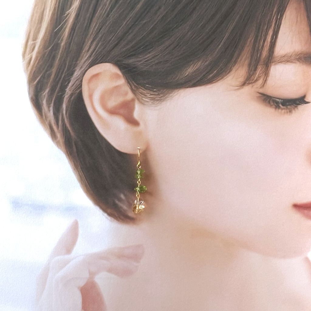 No.140 天然石のさざれ石 小粒 ロングピアス ペリドット シトリン