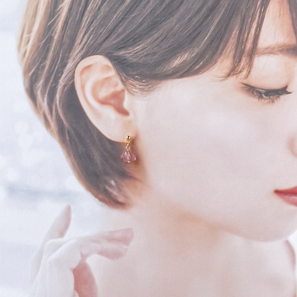 No.212 ストロベリークオーツ さざれ石の一粒ピアス