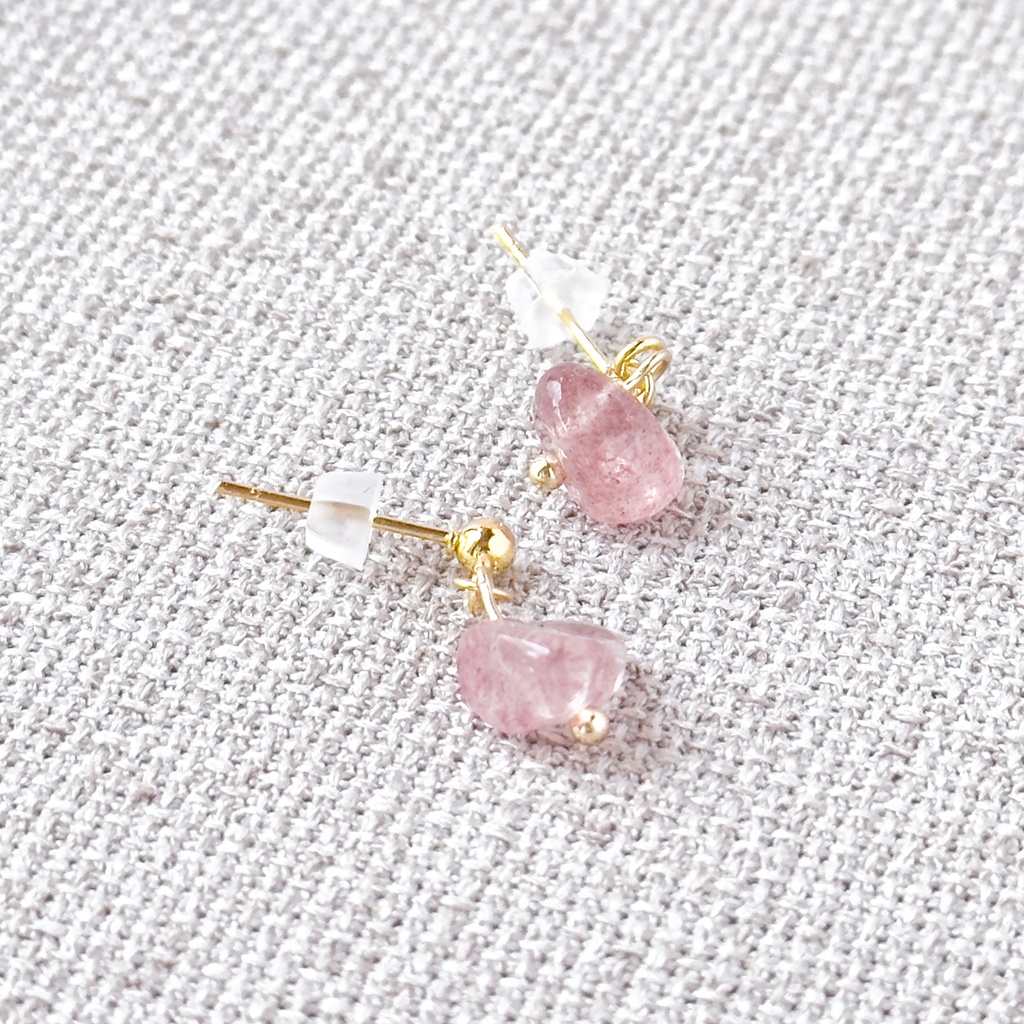 No.212 ストロベリークオーツ さざれ石の一粒ピアス